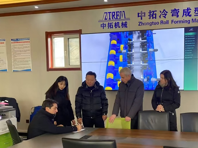2025中拓冷彎開(kāi)年大捷！新年新征程中拓冷彎門(mén)框機(jī)敲開(kāi)西班牙市場(chǎng)大門(mén)